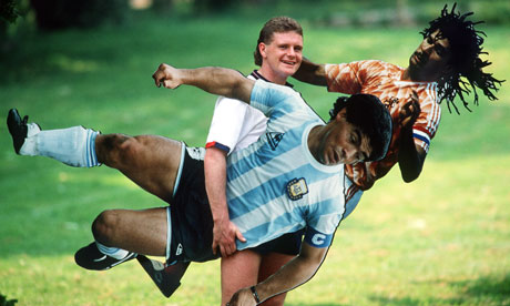 Paul-Gascoigne-having-fun-006